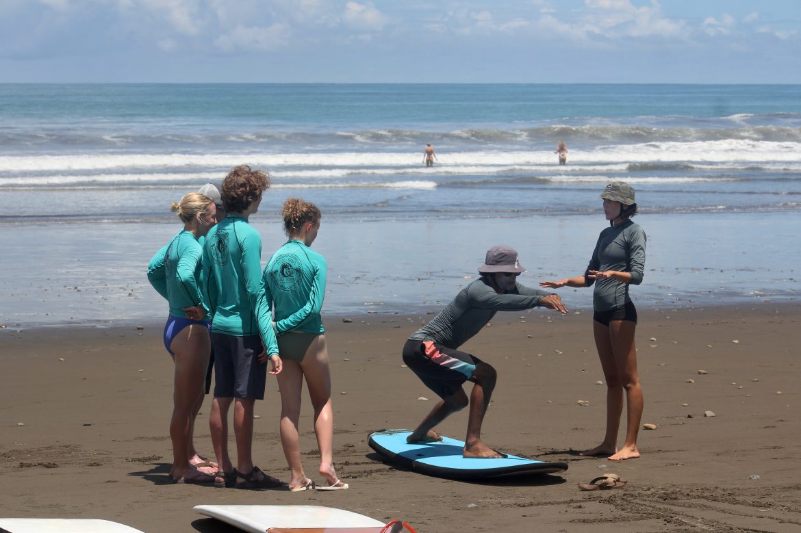 Surf lessons for beginners